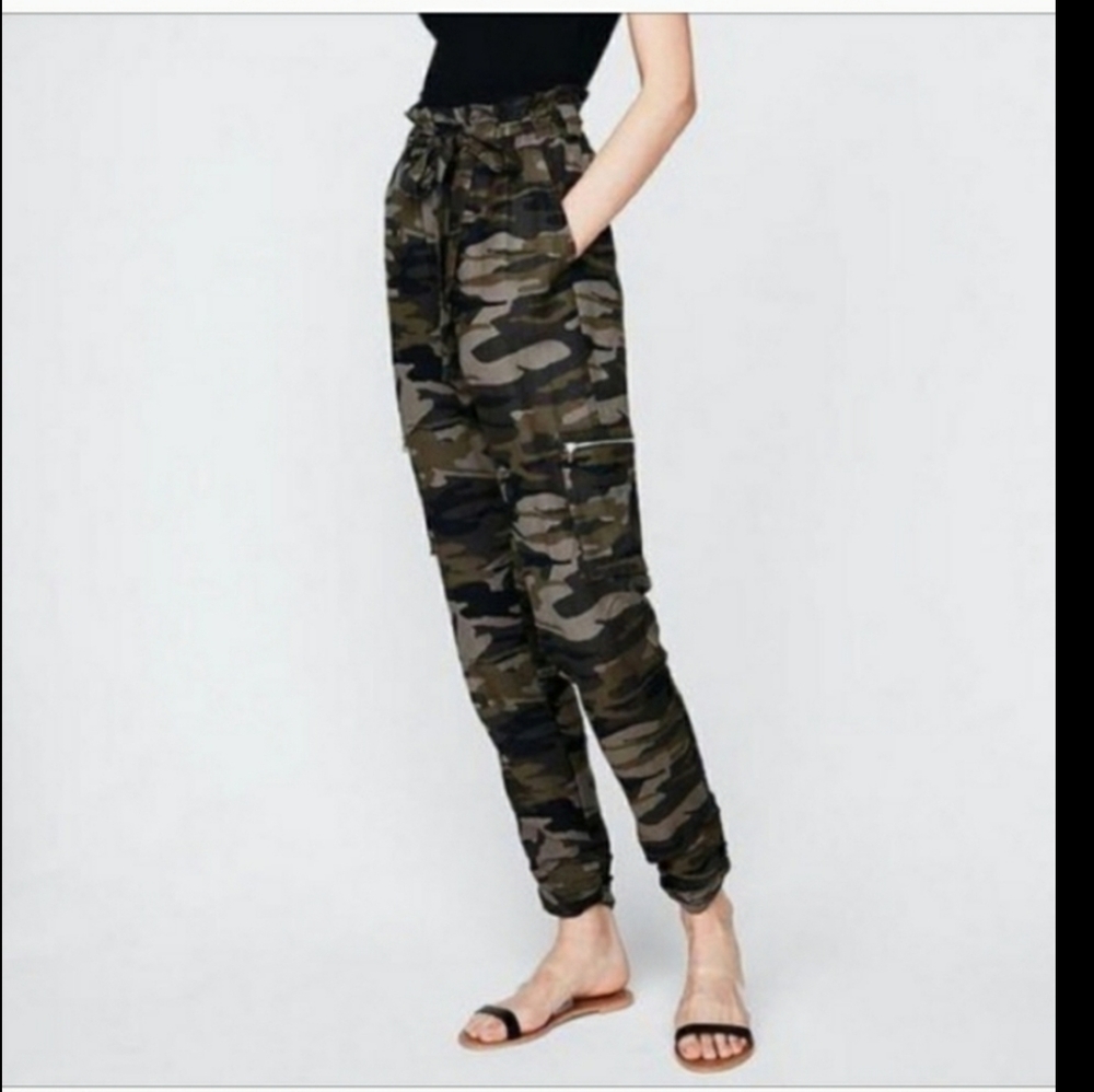 Express Extreme High Rise Paperbag Camouflage Pants Size Small